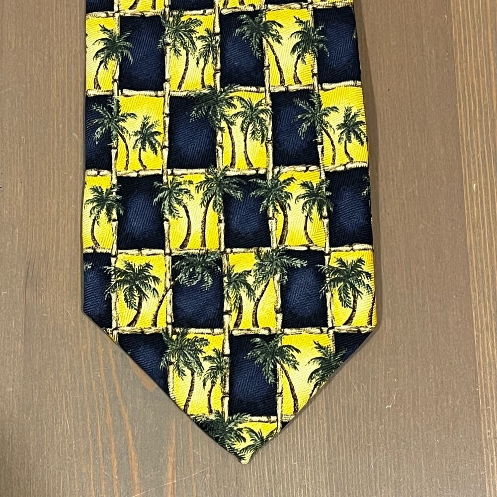 Tommy Bahama 100% silk Neck Tie Palm Tree Checkerboard Print Navy Yellow